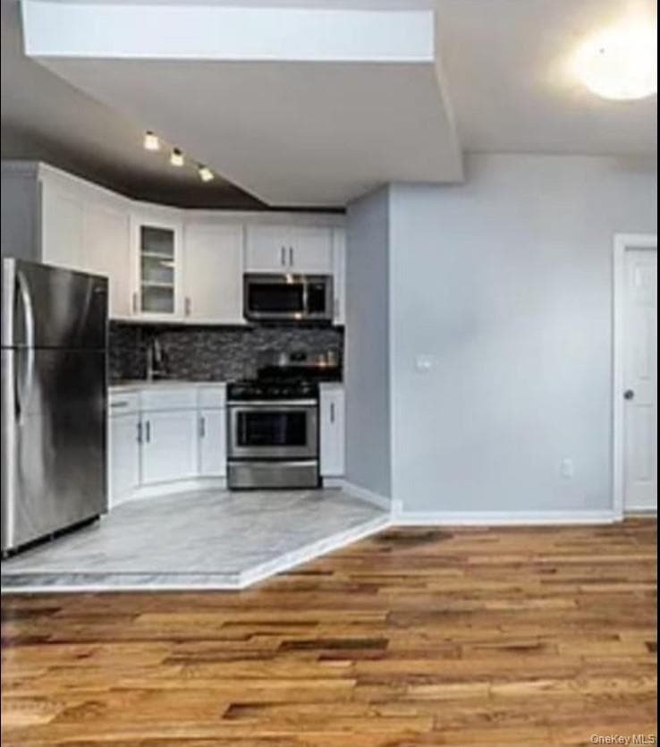 712 E 211th Street thumbnail 25