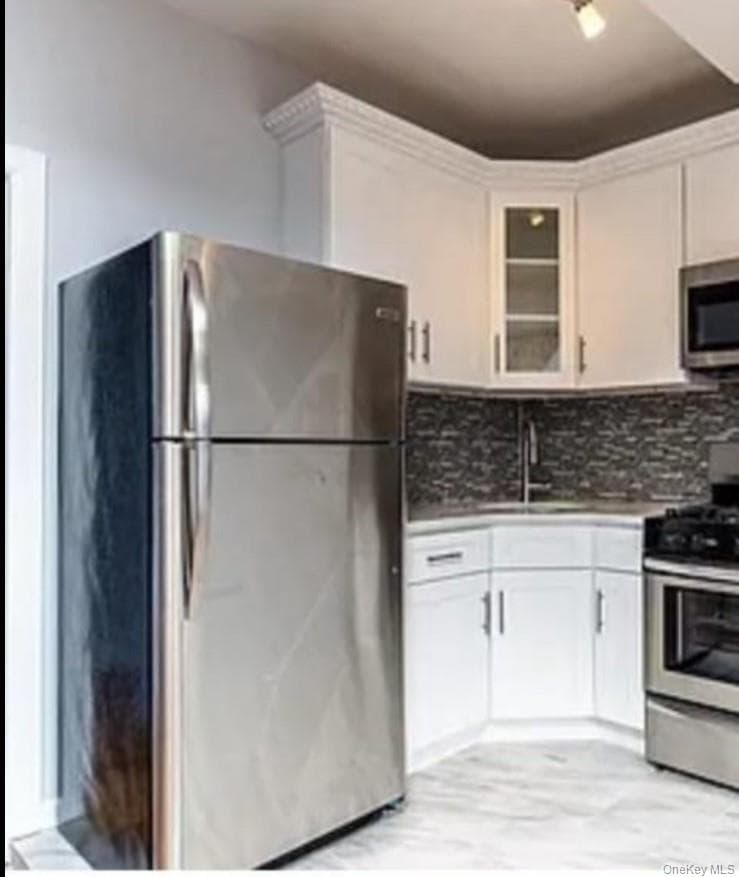 712 E 211th Street thumbnail 26