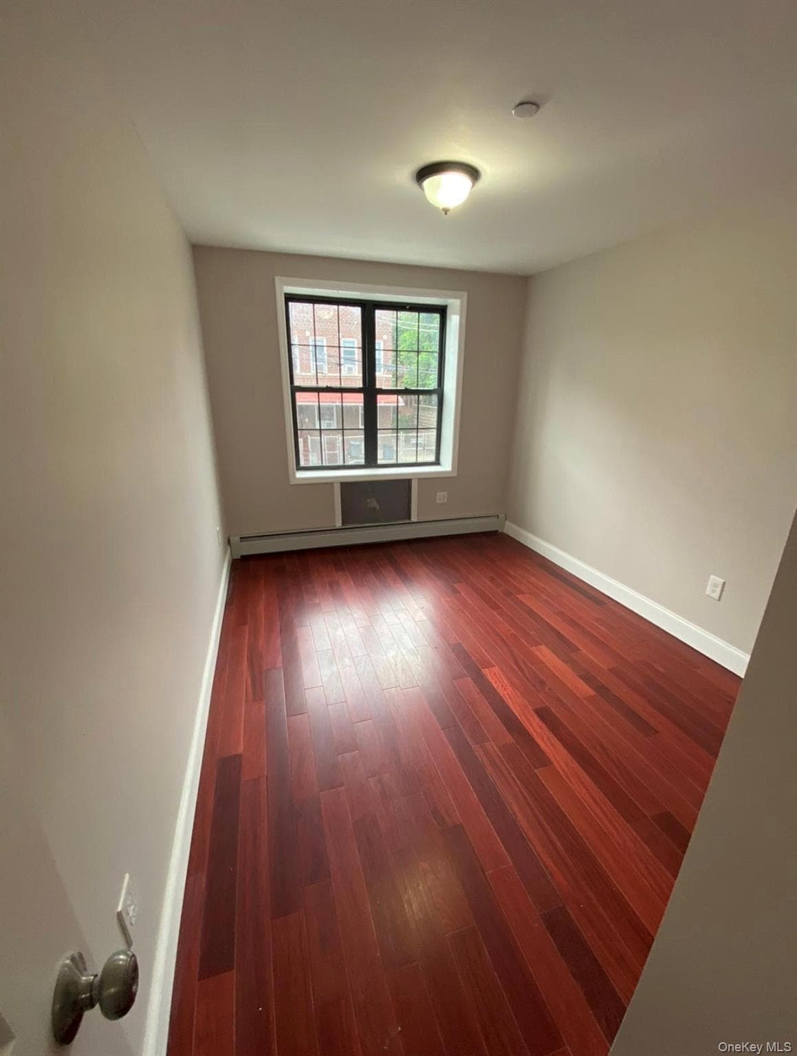 643 Sheffield Avenue thumbnail 4