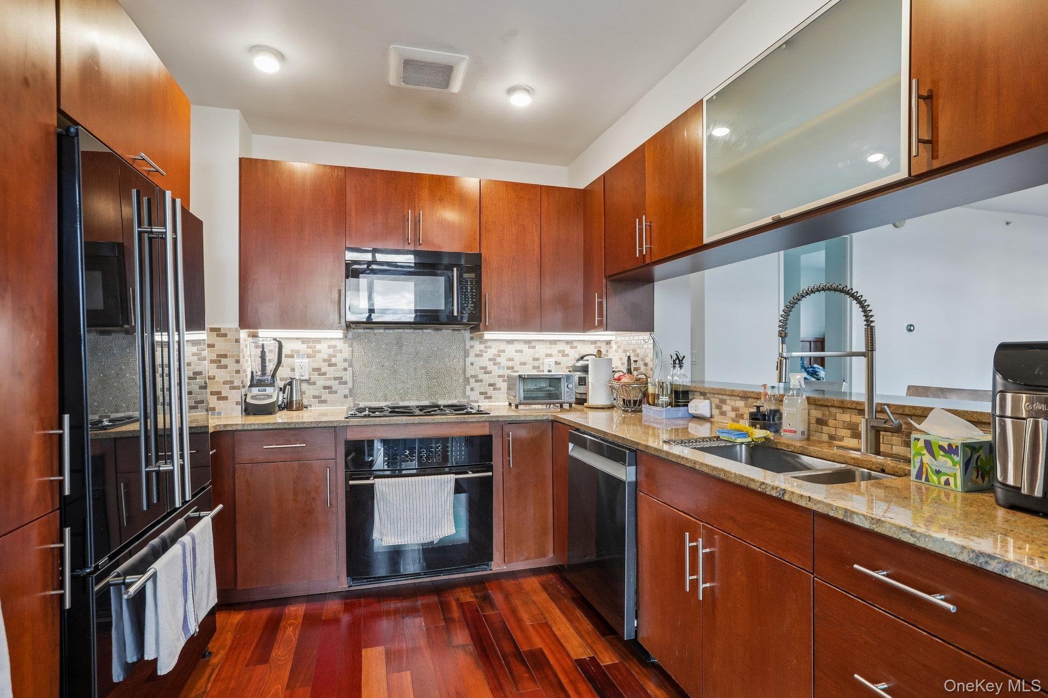175 Huguenot Street Unit: 1606 thumbnail 5