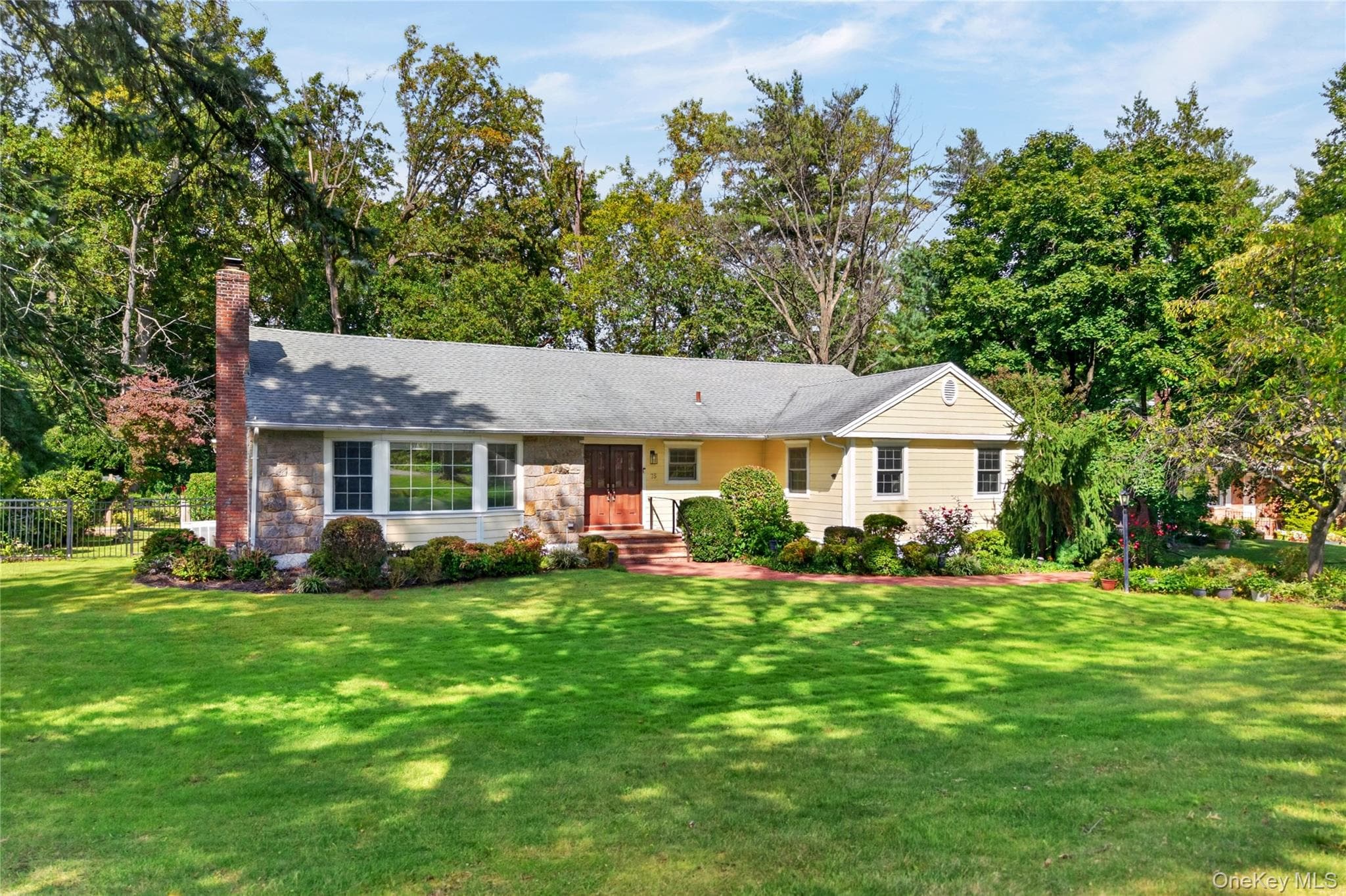 75 Plymouth Road, Manhasset