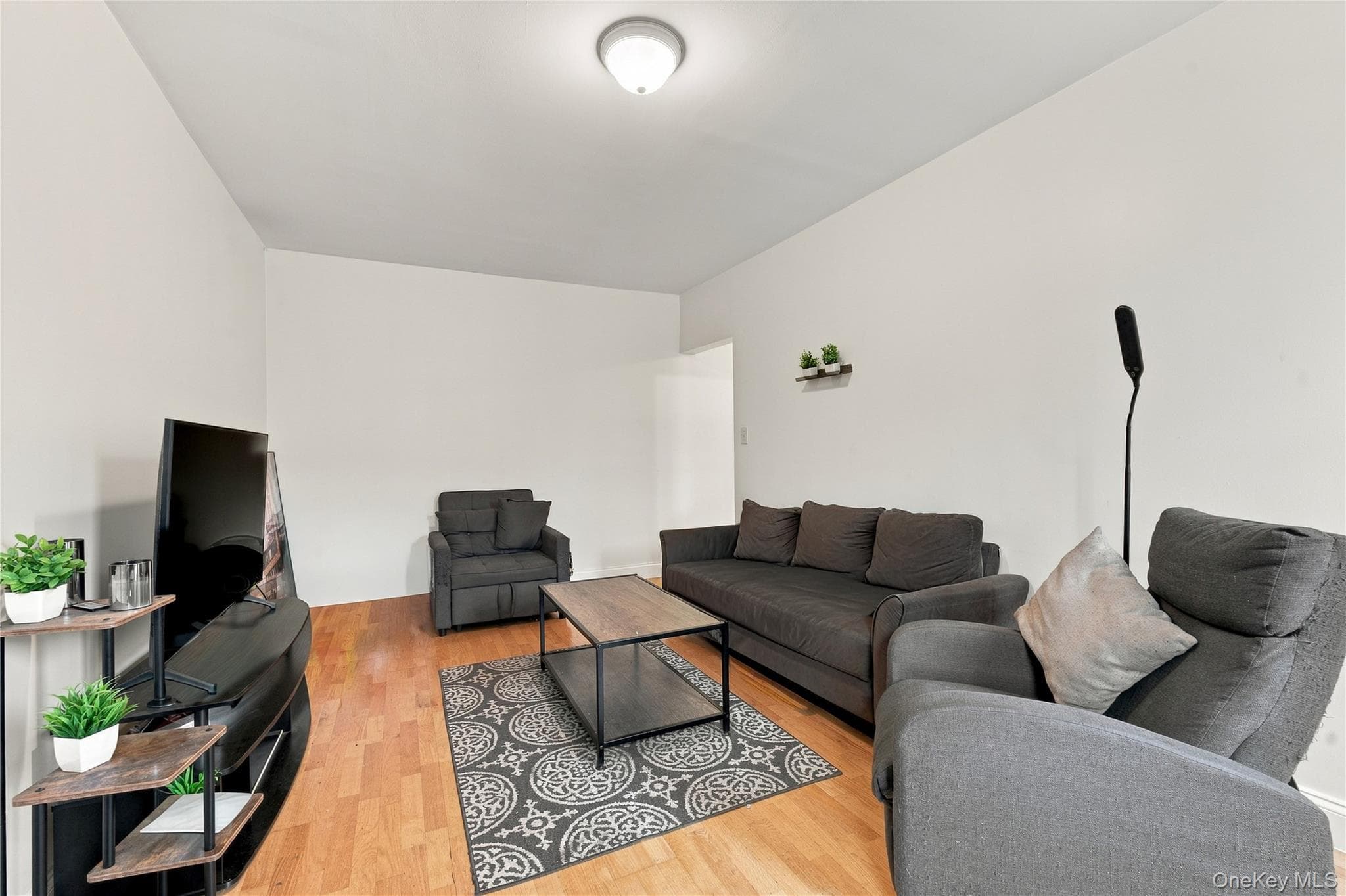 35-02 Ditmars Boulevard thumbnail 14