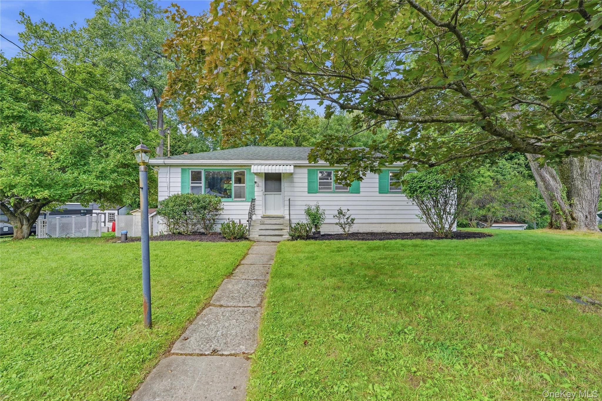 529 Lakeview Terrace photo 1