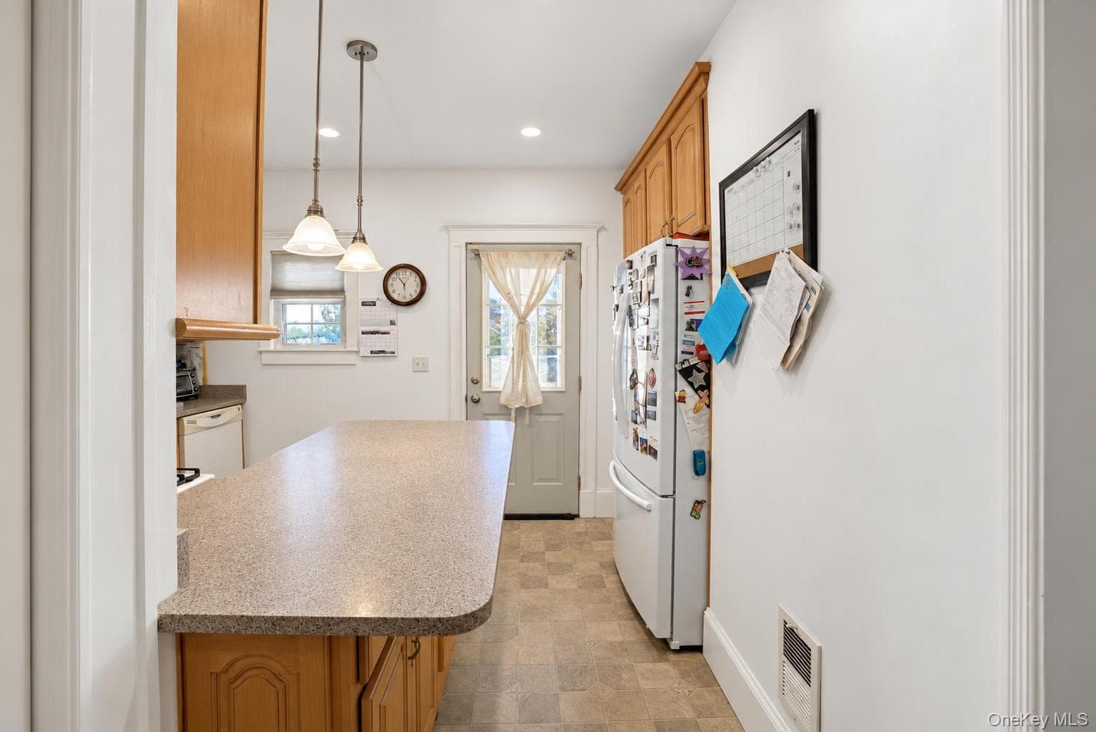 26 Oakwood Boulevard thumbnail 17