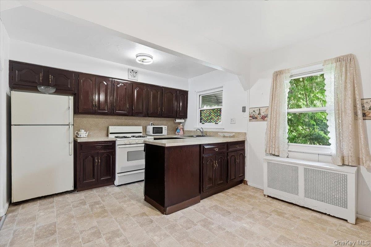 1647 Radcliff Avenue thumbnail 7
