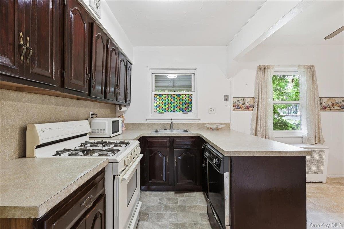 1647 Radcliff Avenue thumbnail 8