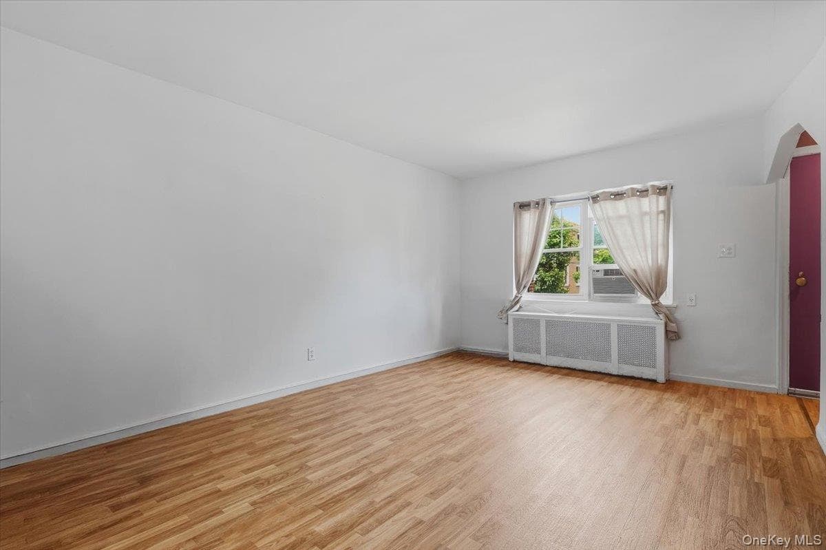 1647 Radcliff Avenue thumbnail 4