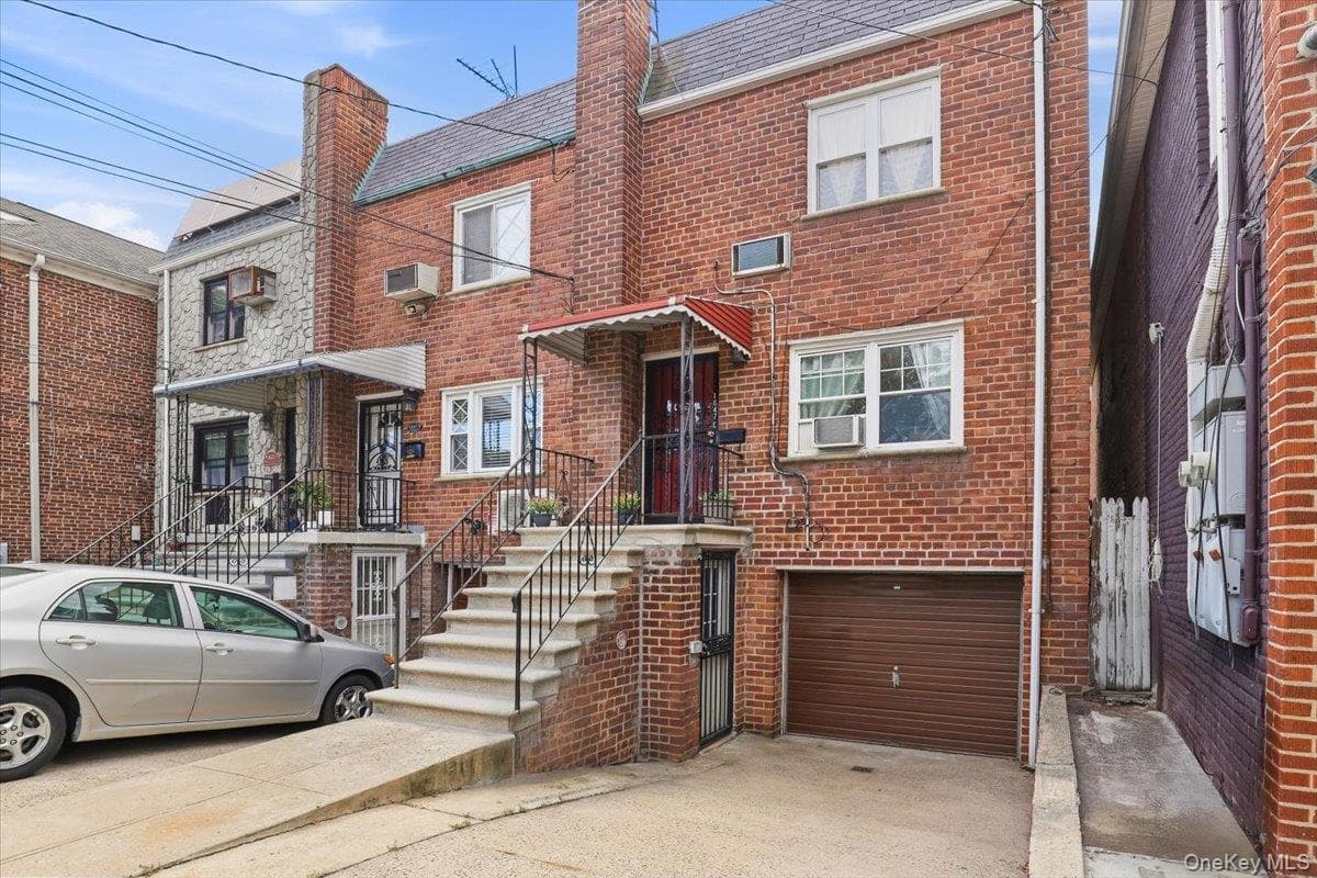 1647 Radcliff Avenue thumbnail 2