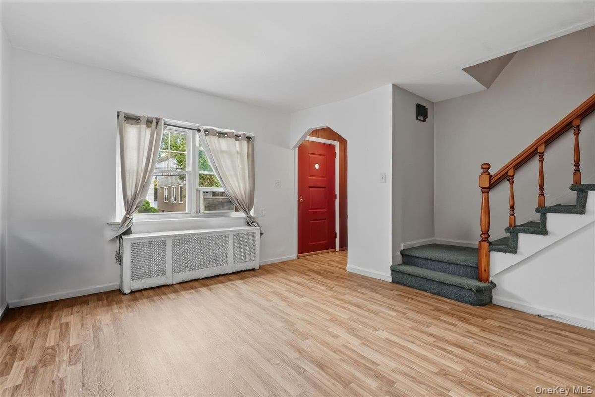 1647 Radcliff Avenue thumbnail 3