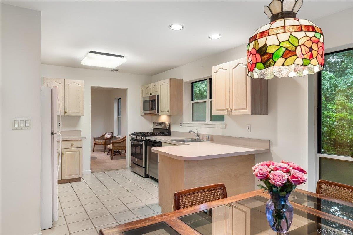 38 Larkspur Lane thumbnail 4