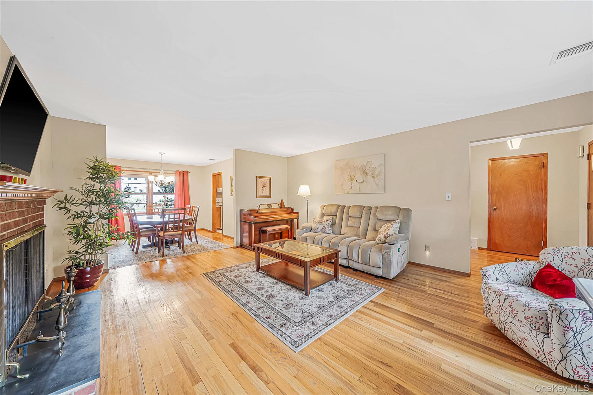 93 Avenue C thumbnail 17