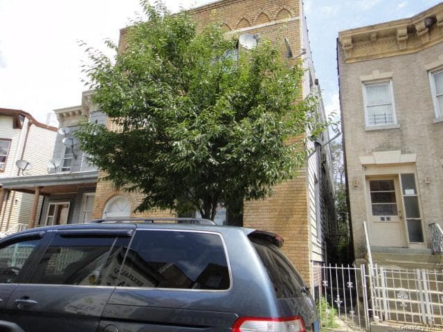 37-21 103 Street thumbnail 4