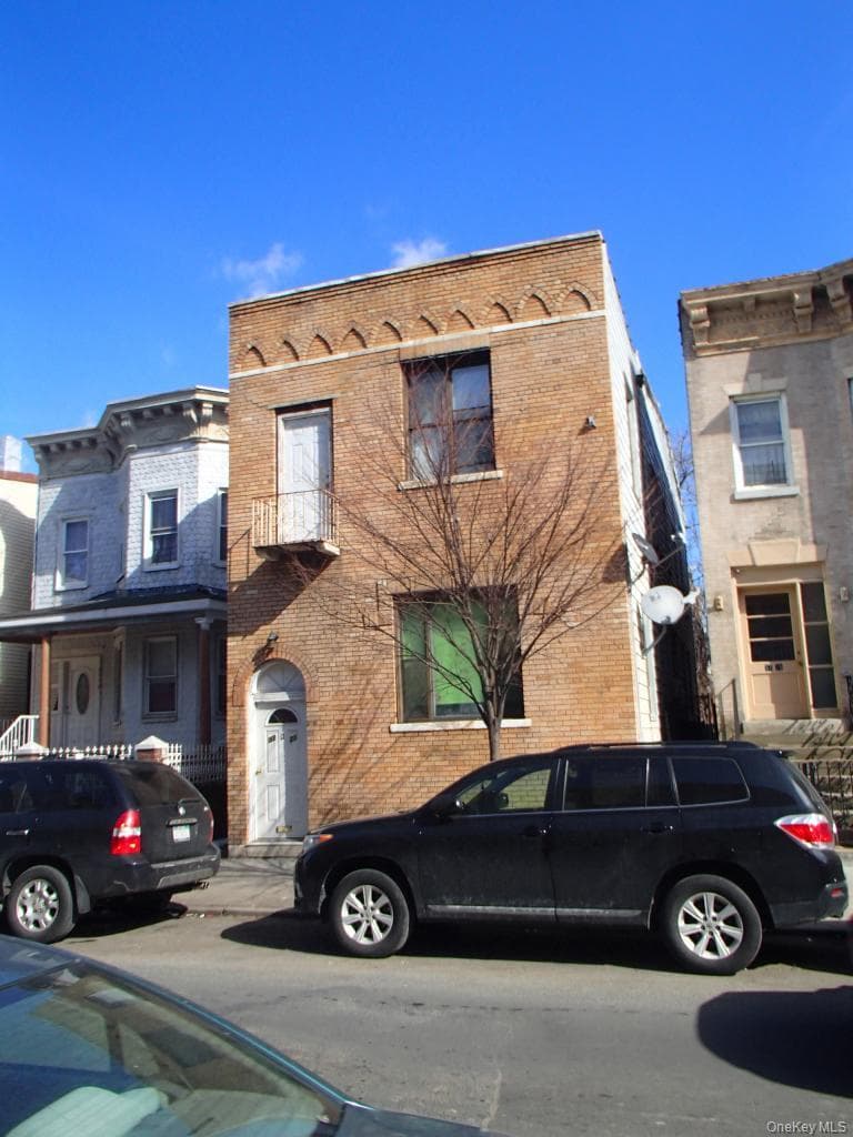 37-21 103 Street thumbnail 5