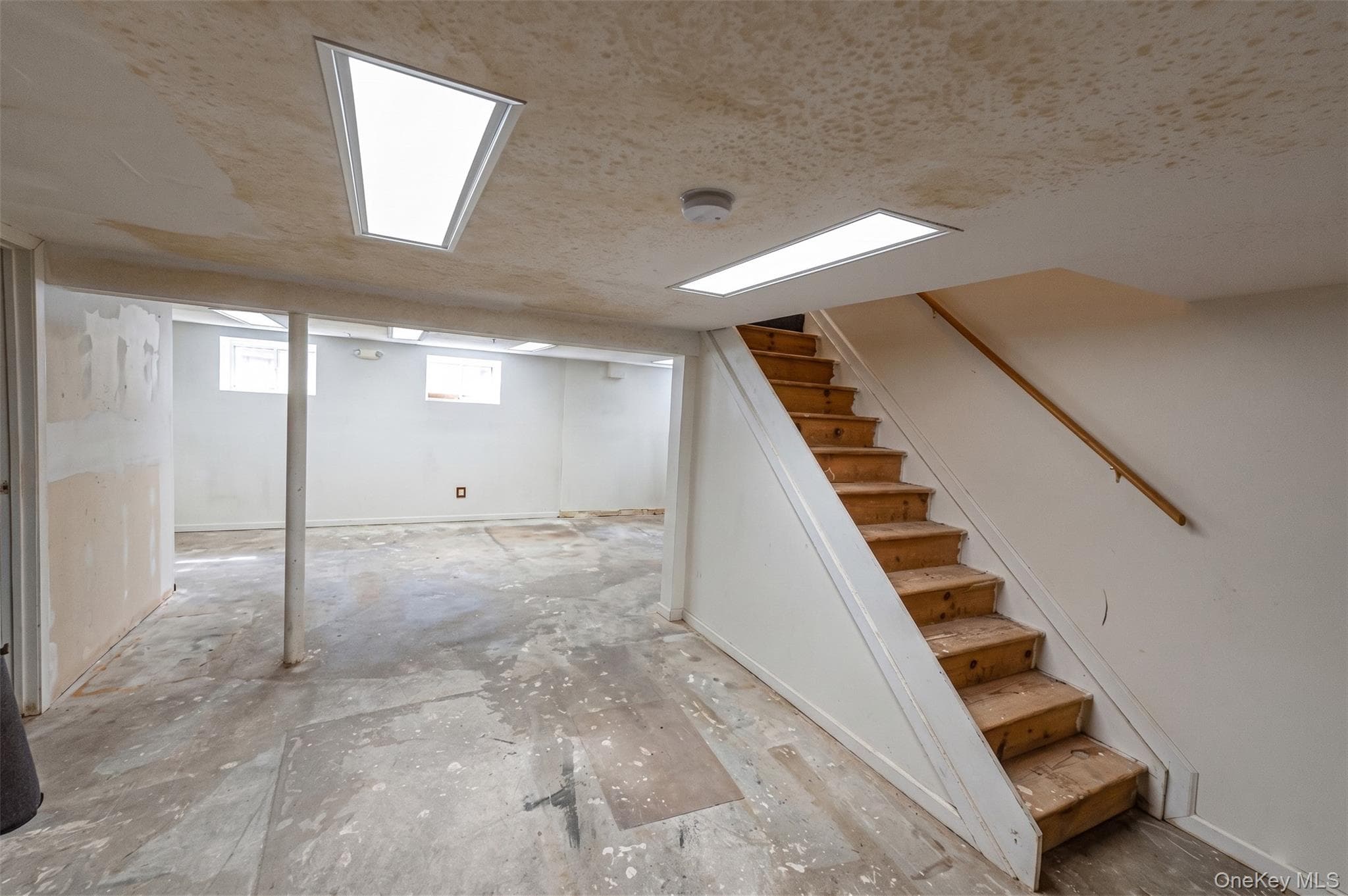 3250 Sunrise Highway thumbnail 20