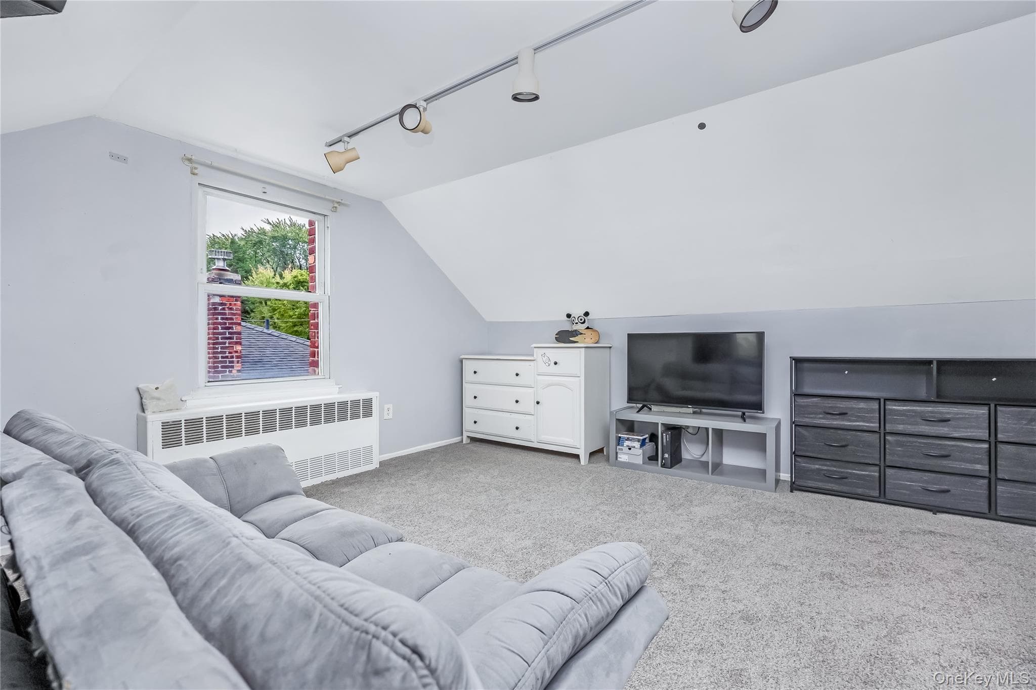 19 Leonard Road thumbnail 23