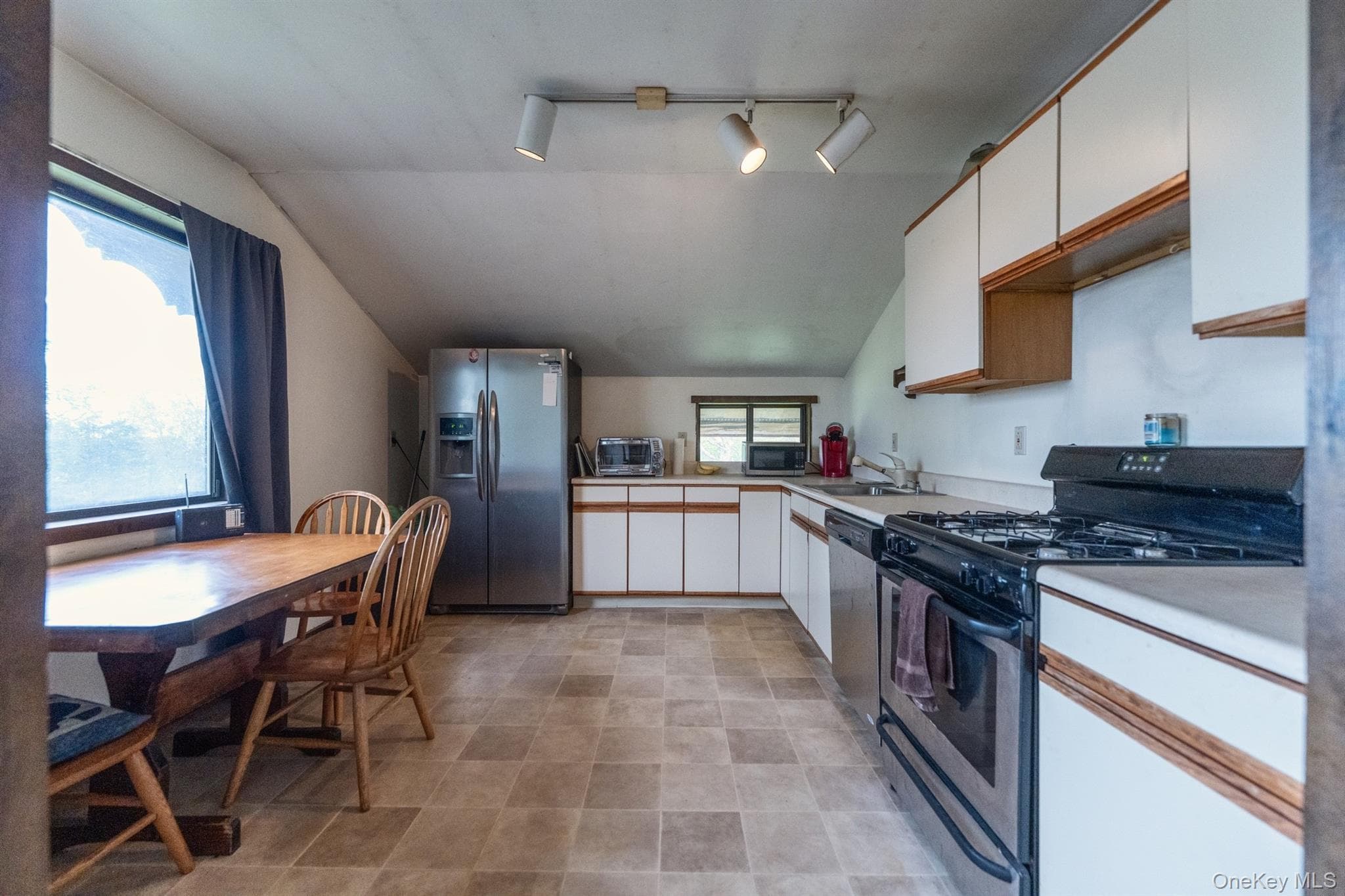 167 Hill Road thumbnail 6
