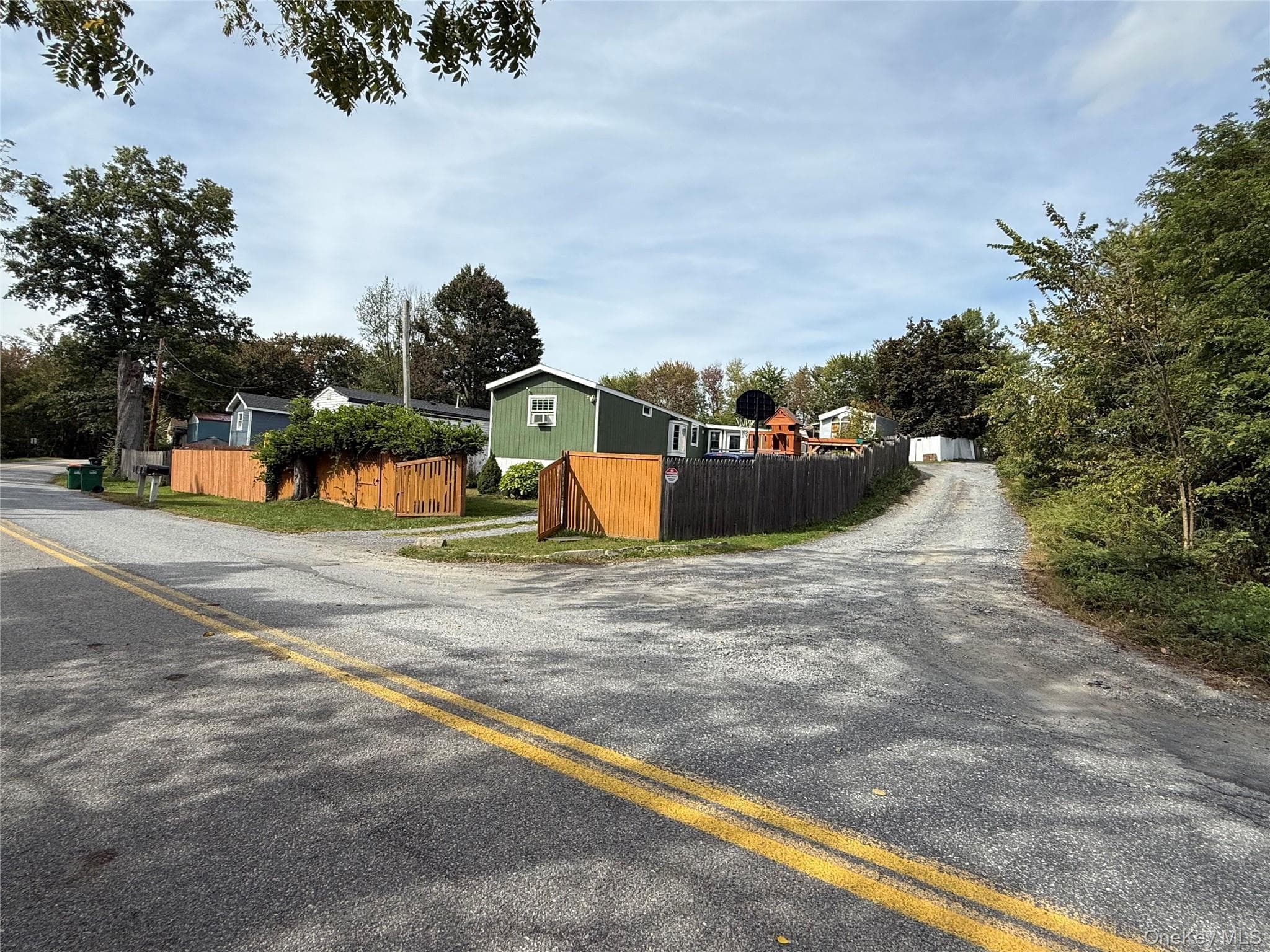 121 Cooper Road thumbnail 6