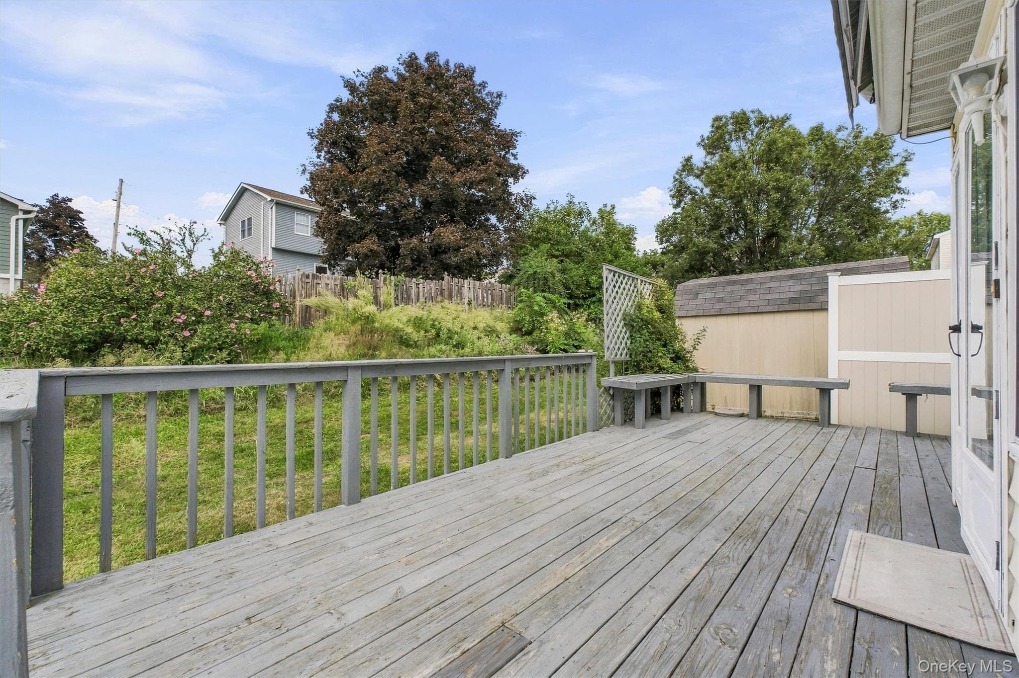 1069 Wolcott Avenue thumbnail 32