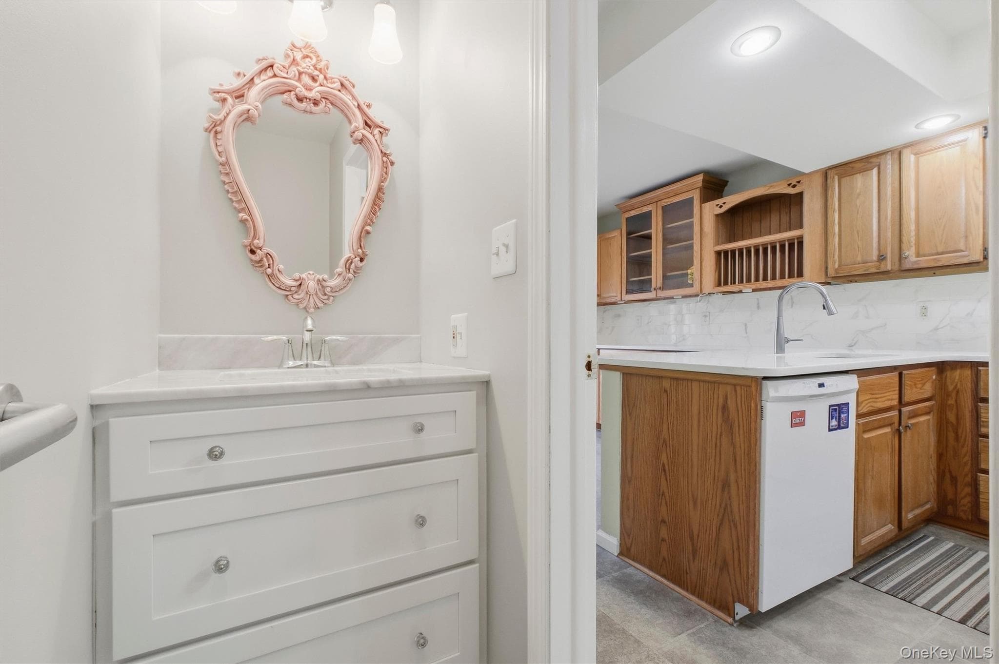 1069 Wolcott Avenue thumbnail 18