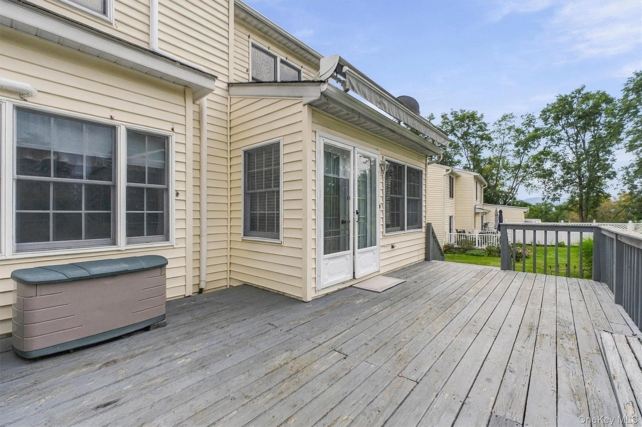 1069 Wolcott Avenue thumbnail 34