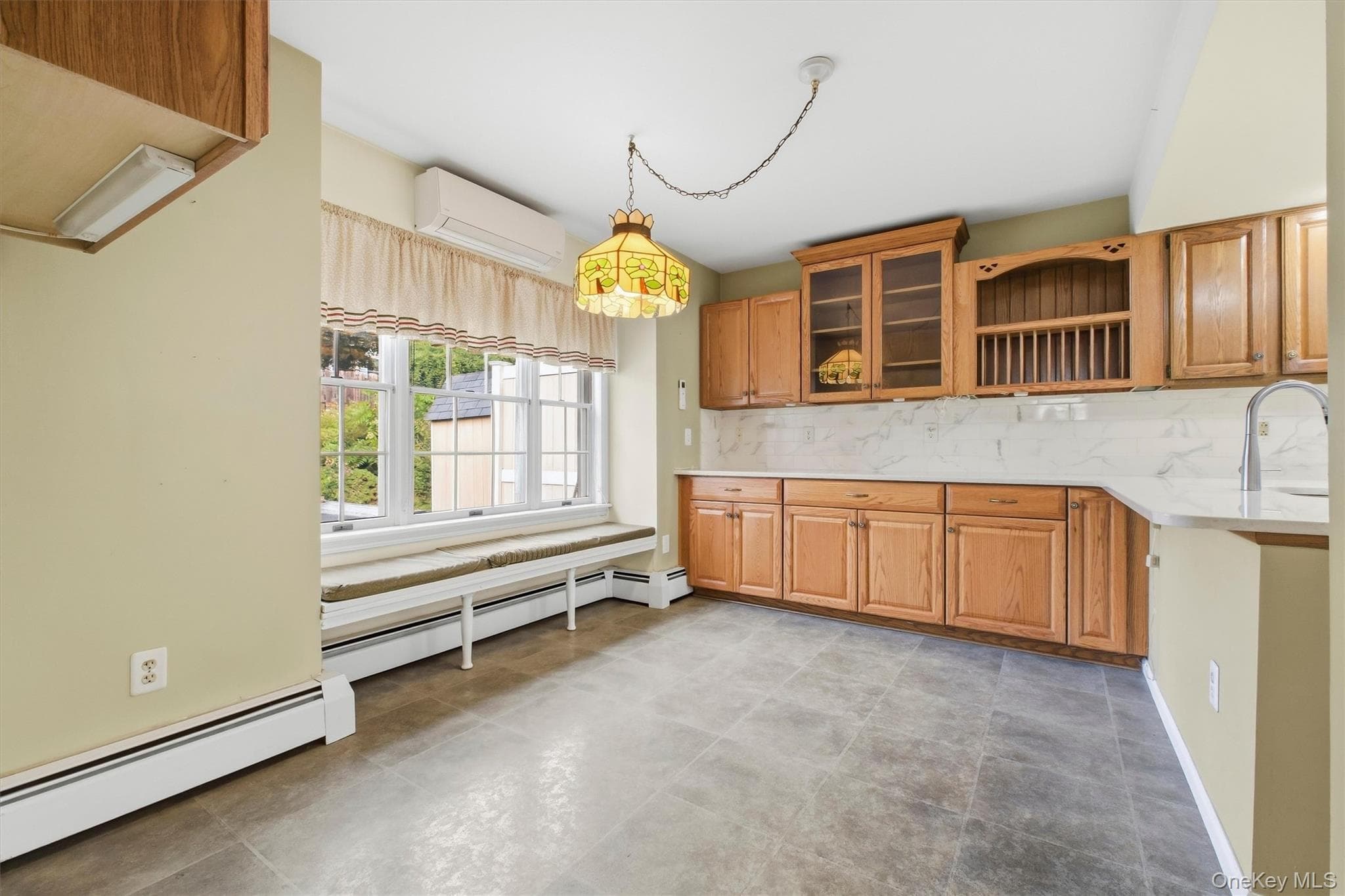 1069 Wolcott Avenue thumbnail 13