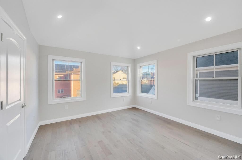 143 Emerson Avenue thumbnail 18