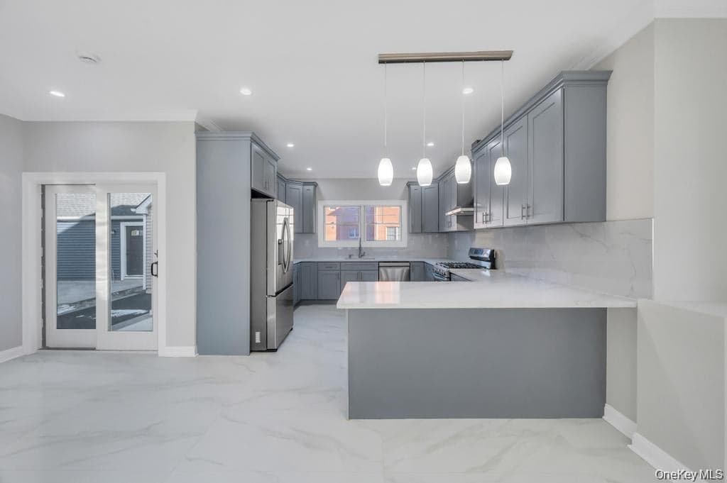 143 Emerson Avenue thumbnail 11