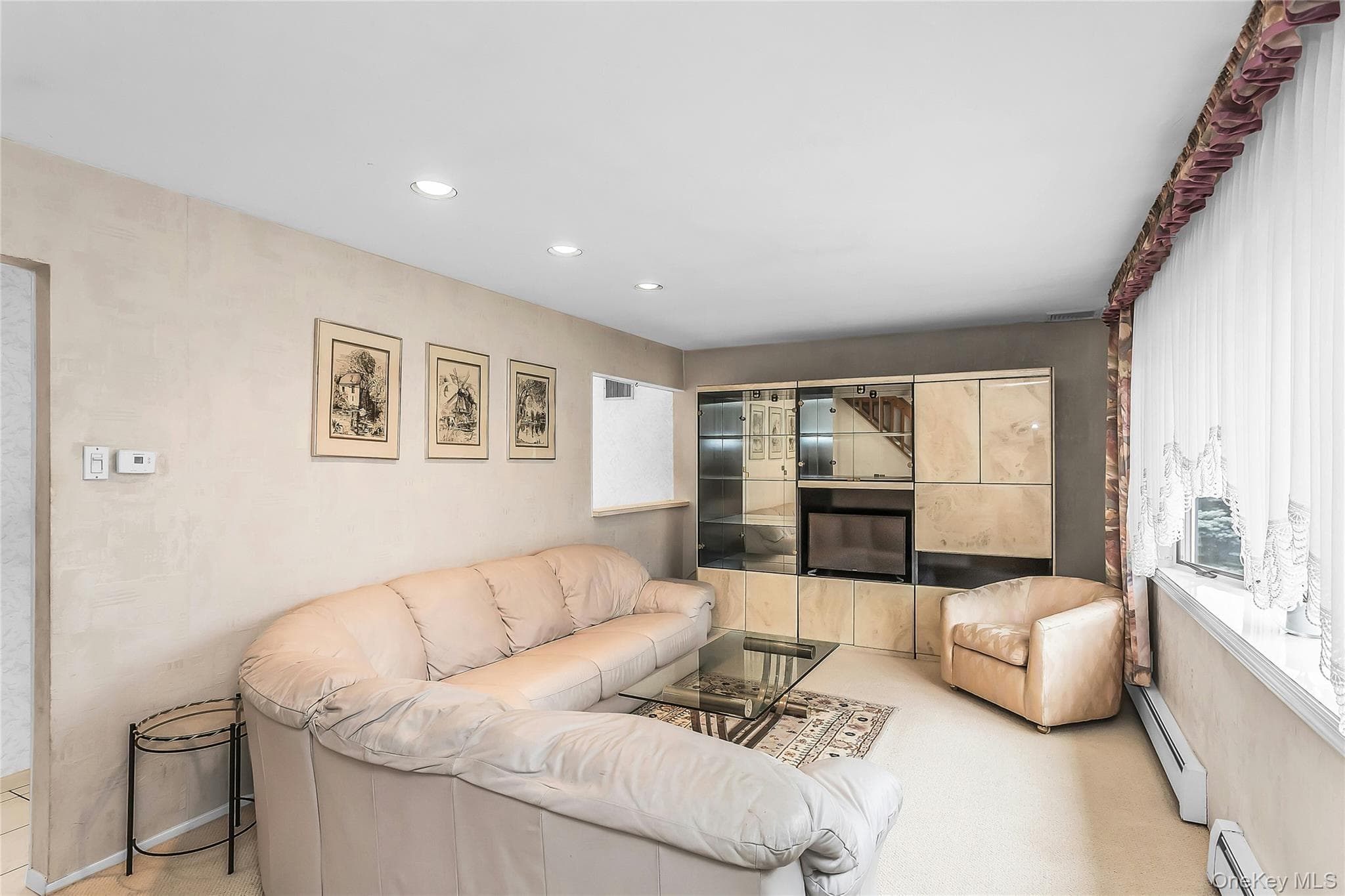 472 Chelsea Avenue thumbnail 3
