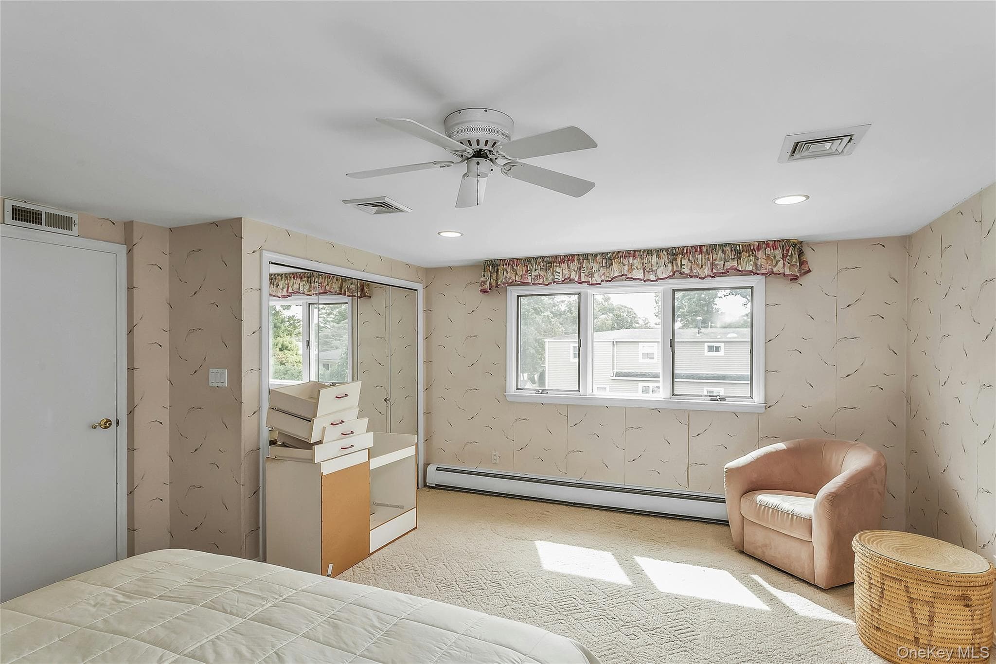 472 Chelsea Avenue thumbnail 15