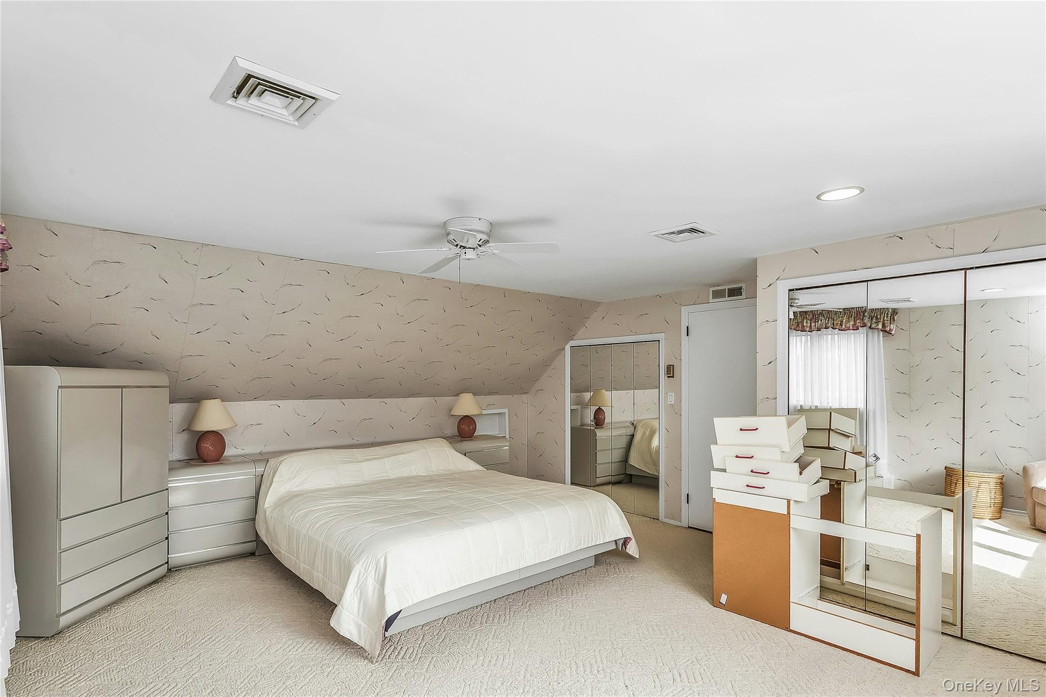 472 Chelsea Avenue thumbnail 16