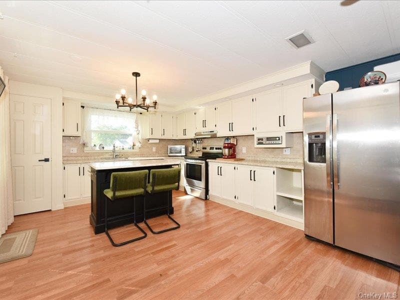 10 Greenwood Boulevard thumbnail 13