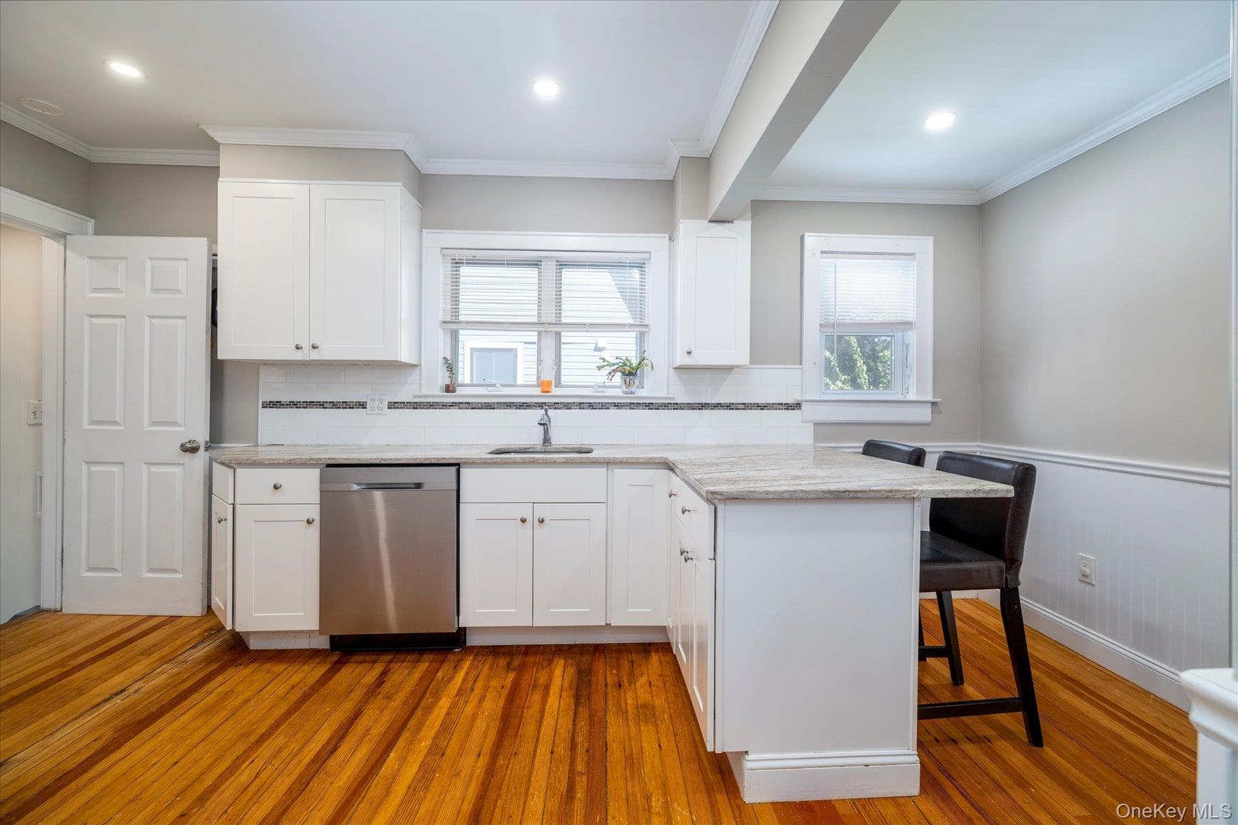 22 Stuart Avenue thumbnail 14