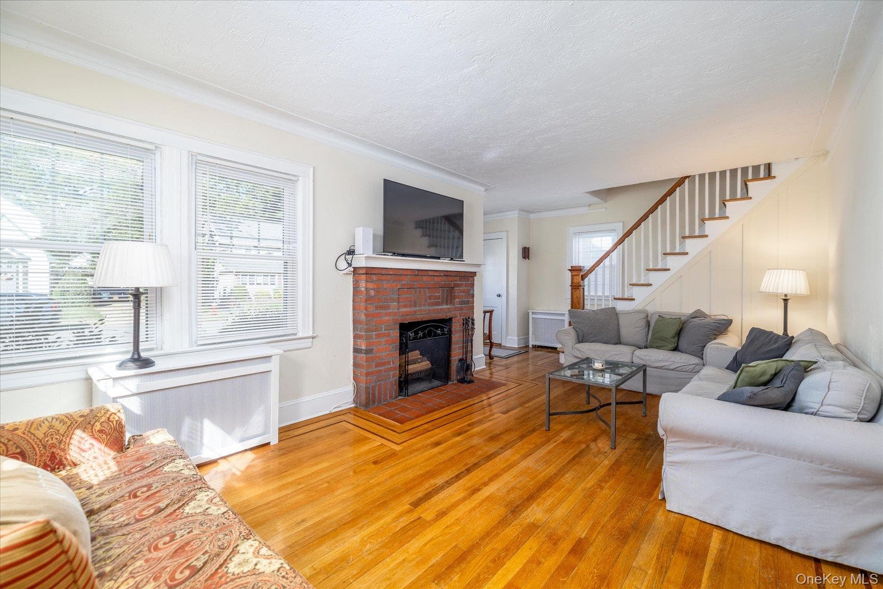 22 Stuart Avenue thumbnail 3