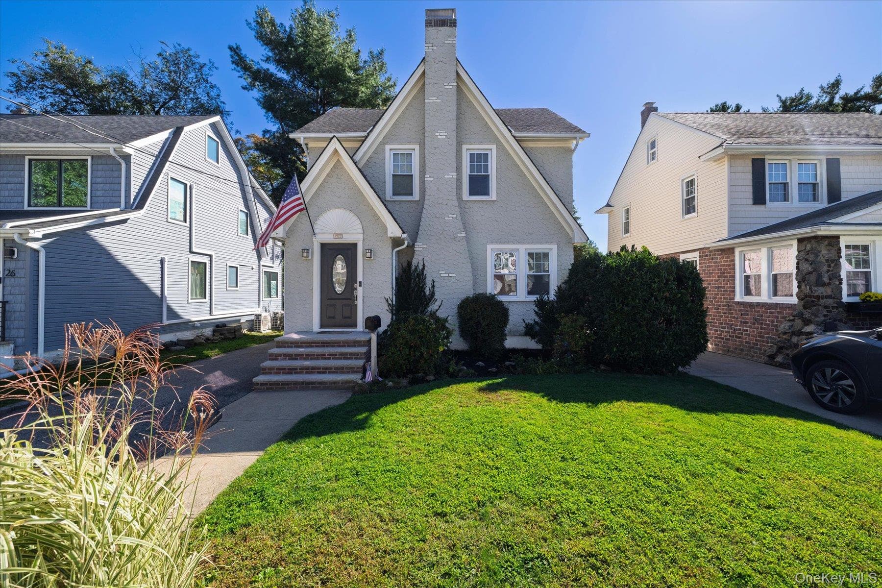 22 Stuart Avenue, Malverne