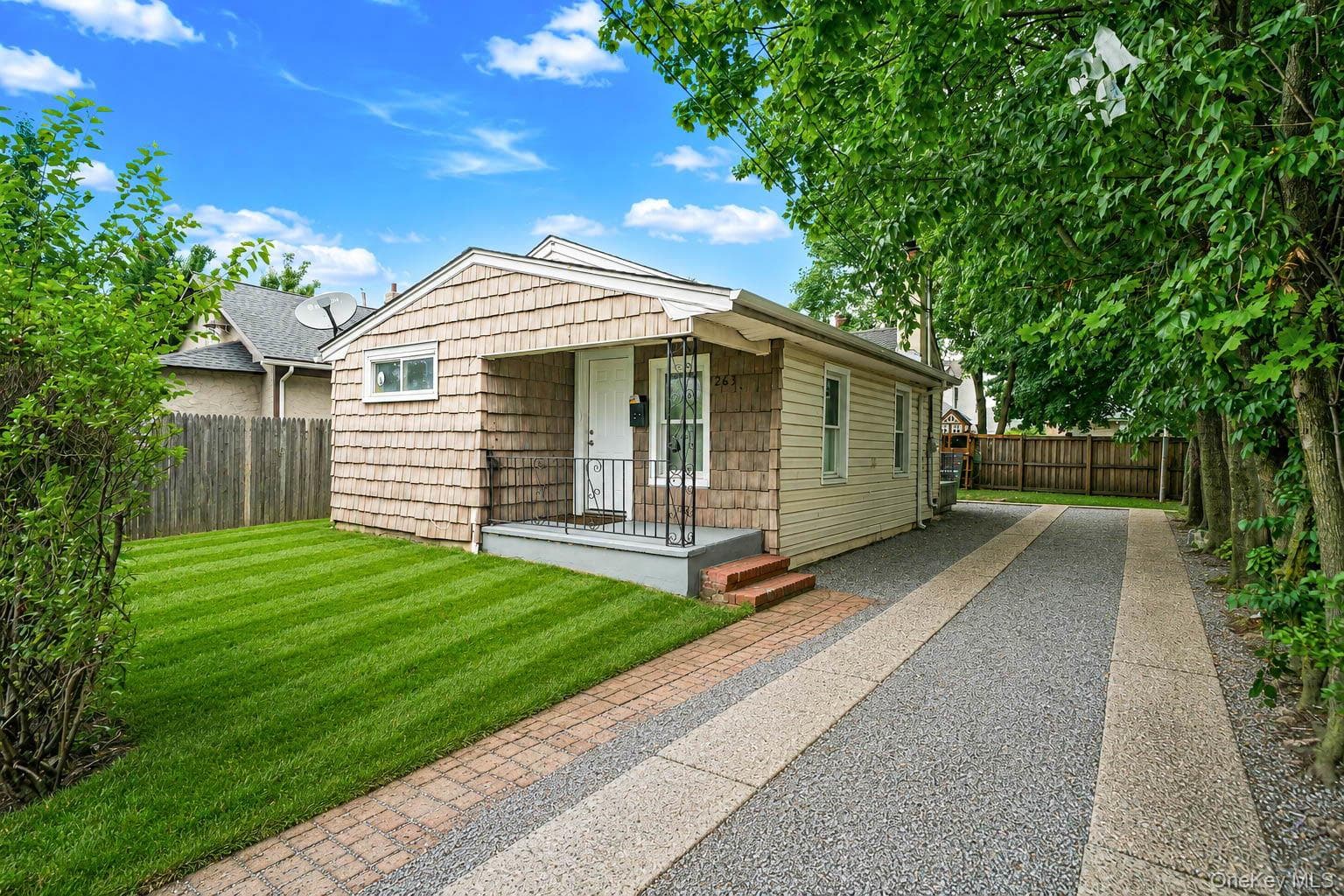 263 Valcour Avenue thumbnail 3
