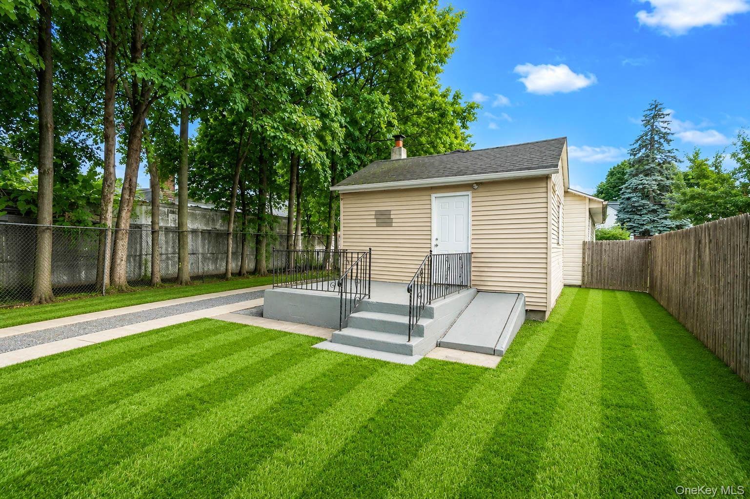 263 Valcour Avenue thumbnail 8