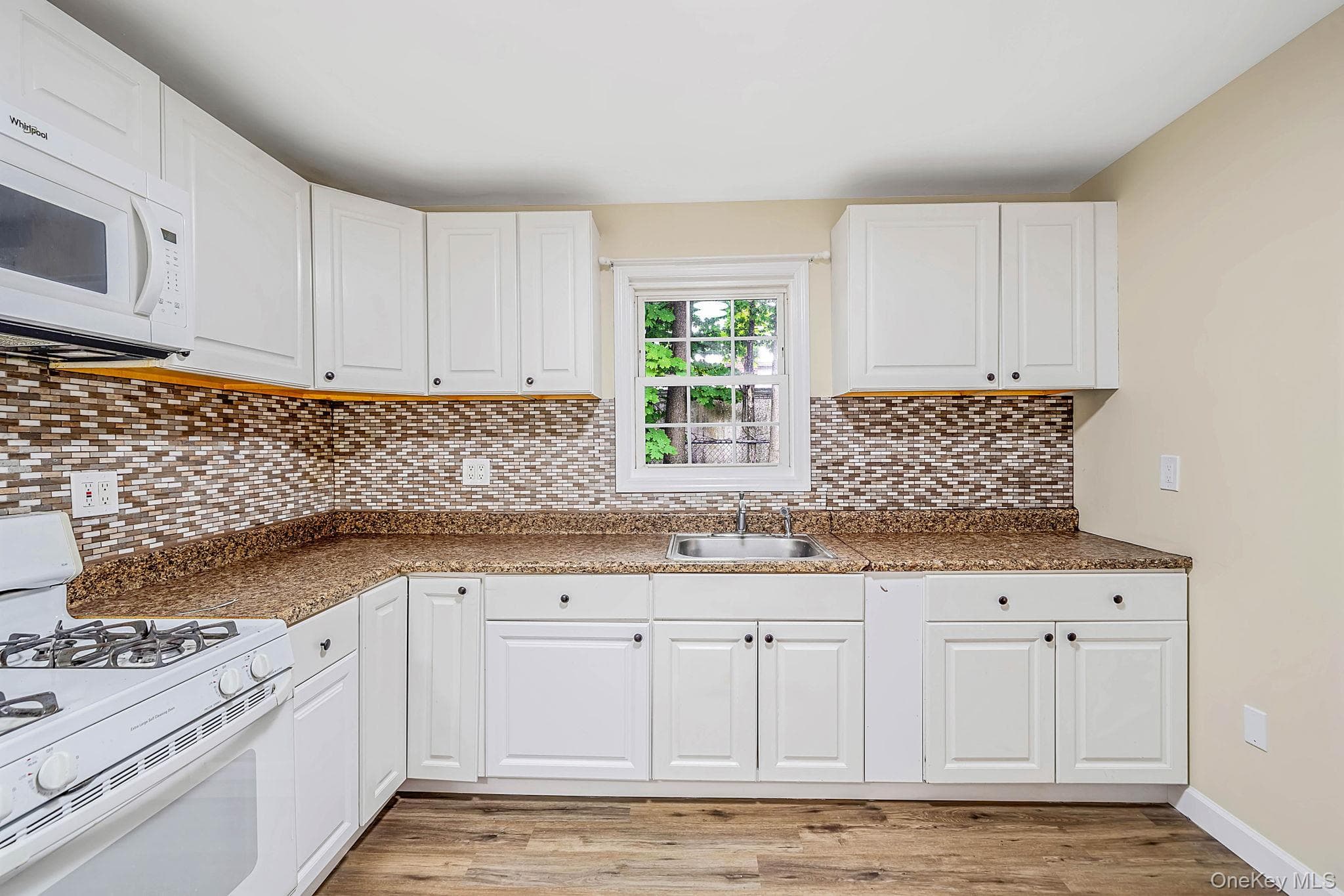 263 Valcour Avenue thumbnail 23