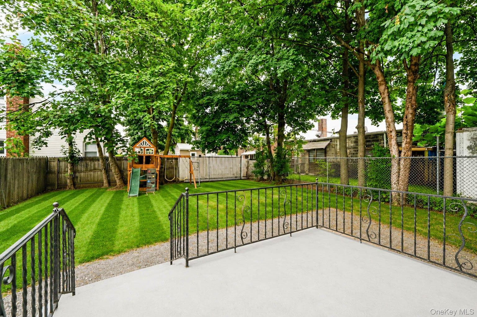 263 Valcour Avenue thumbnail 10
