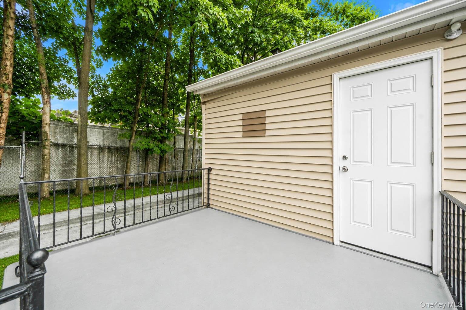 263 Valcour Avenue thumbnail 9