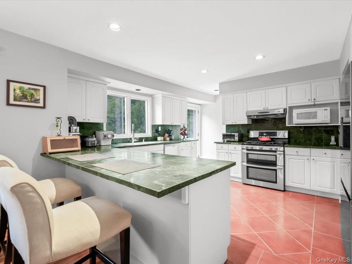 7 Sharon Avenue thumbnail 10
