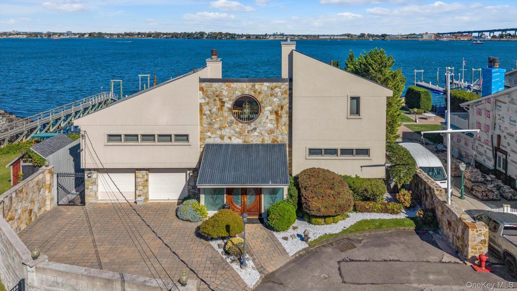 154-43 Riverside Drive thumbnail 2