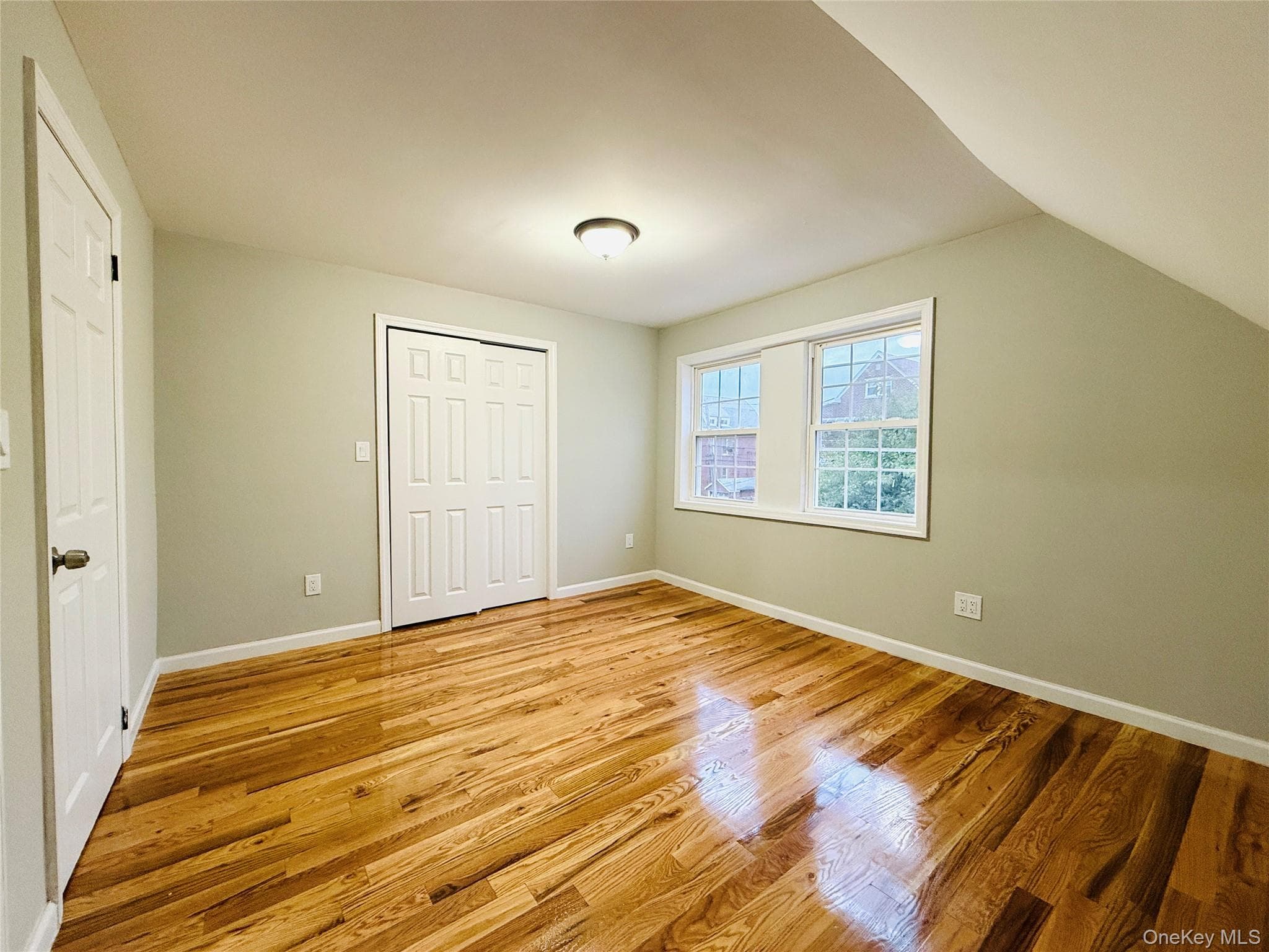 1627 Pilgrim Avenue thumbnail 3