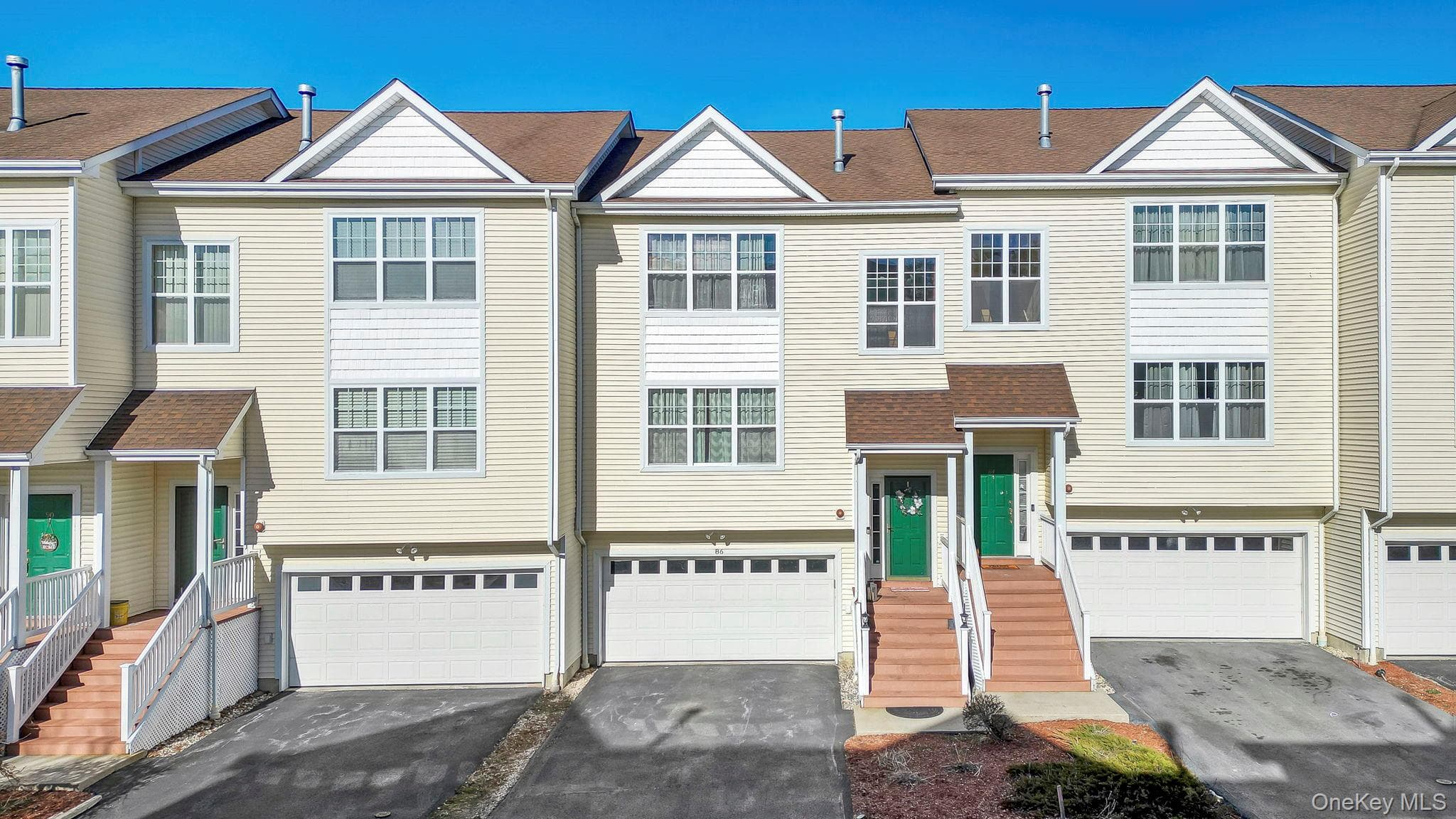 86 Woodlake Drive, Middletown