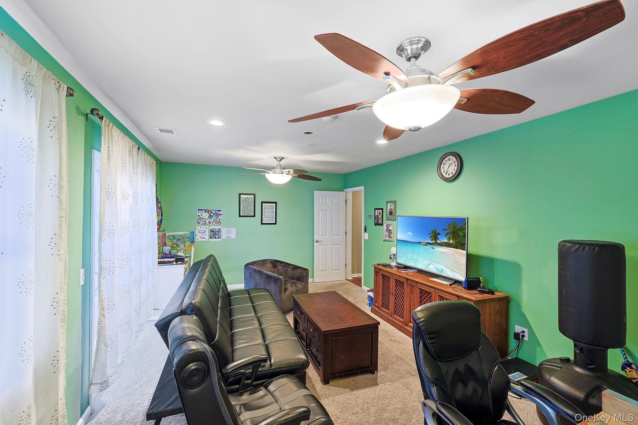 86 Woodlake Drive thumbnail 25