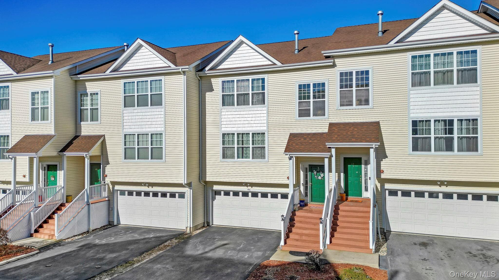 86 Woodlake Drive thumbnail 2