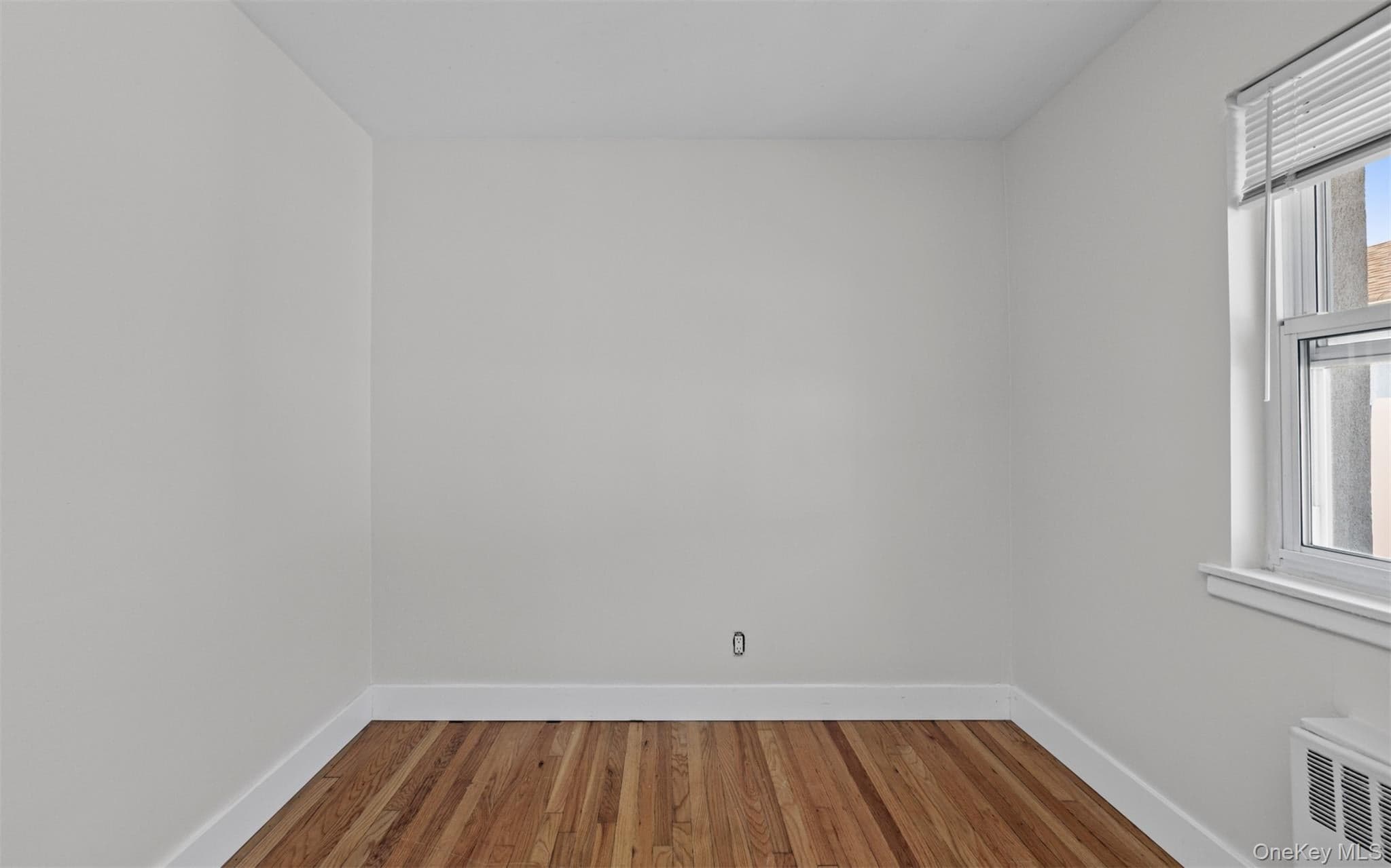 517 E Broadway thumbnail 15