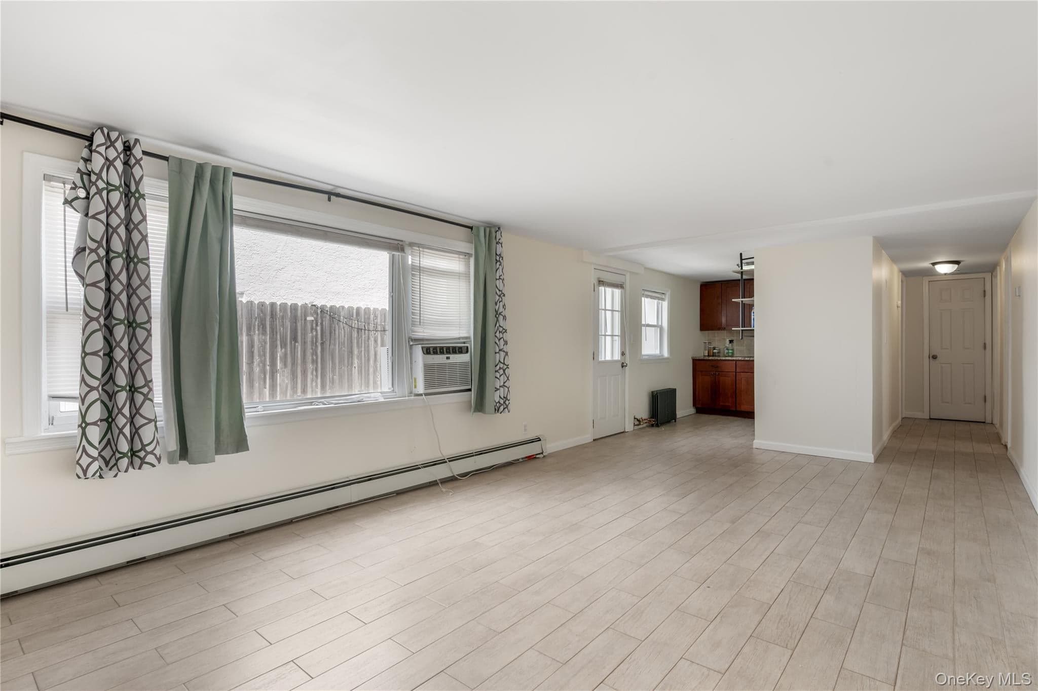 517 E Broadway thumbnail 2