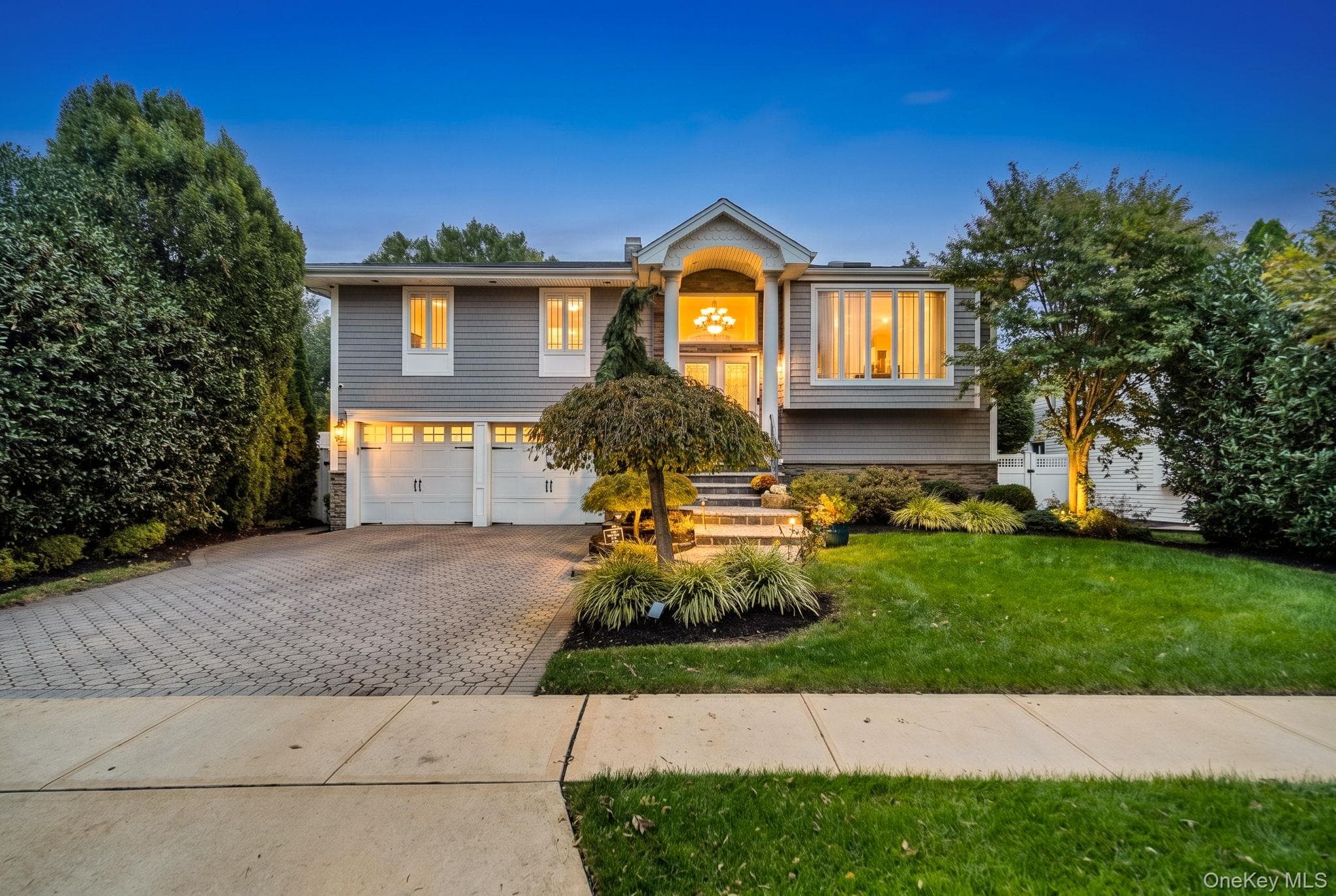 2817 Riverside Drive photo 1