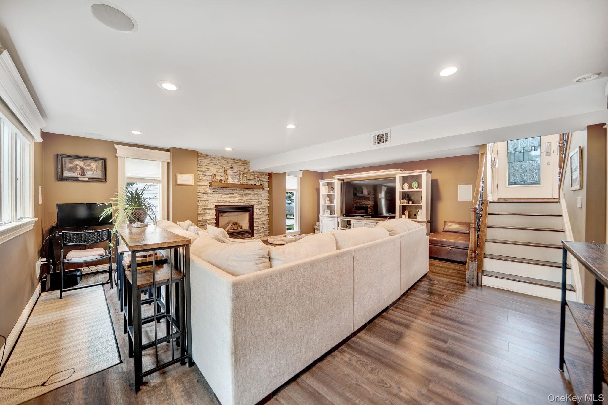 2817 Riverside Drive thumbnail 25