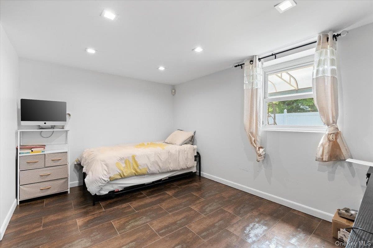 648 Diane Place thumbnail 13